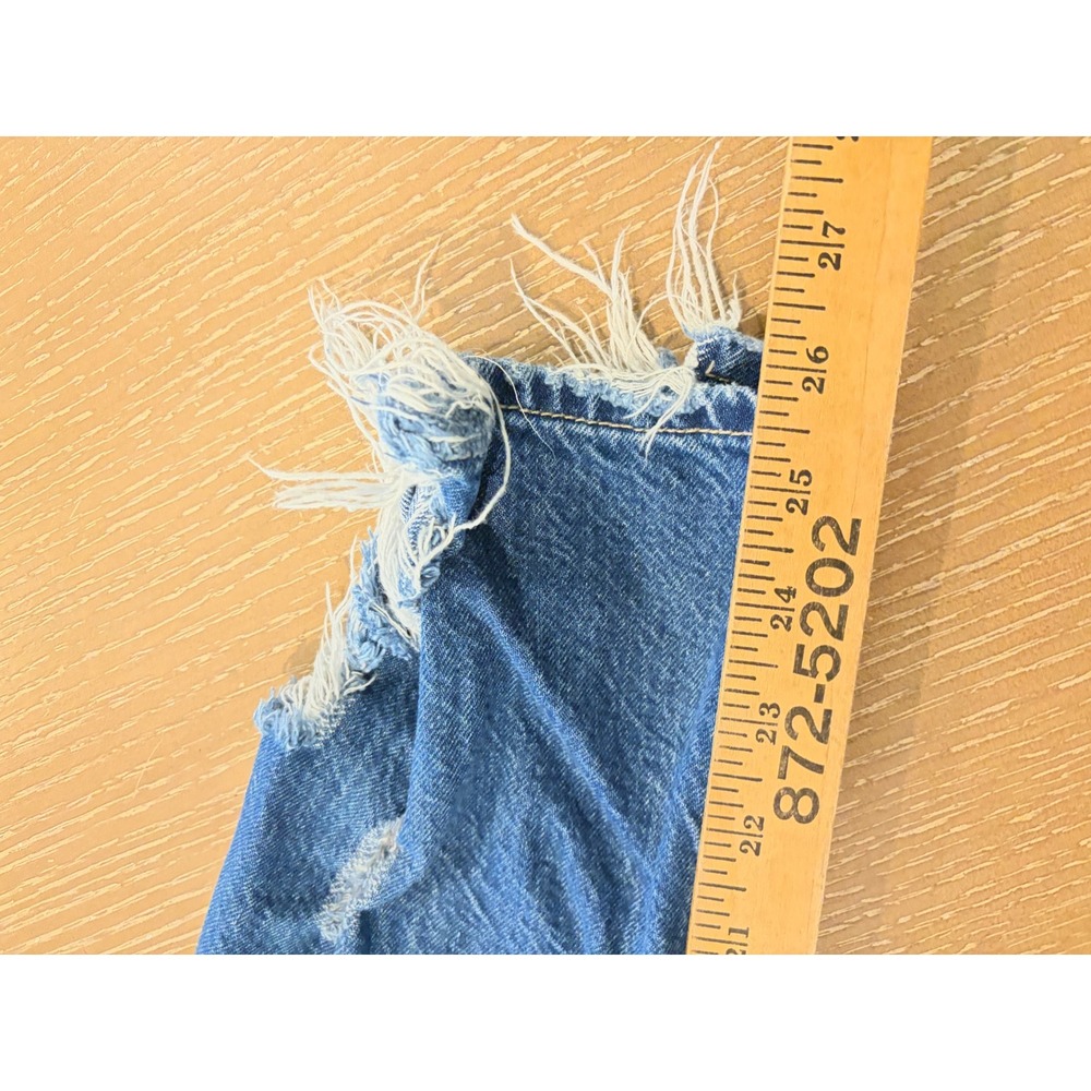 American Eagle Womens Sz 6 Mom Jeans Distressed Ripped Raw Hem Medium Wash Denim - Picture 7 of 8